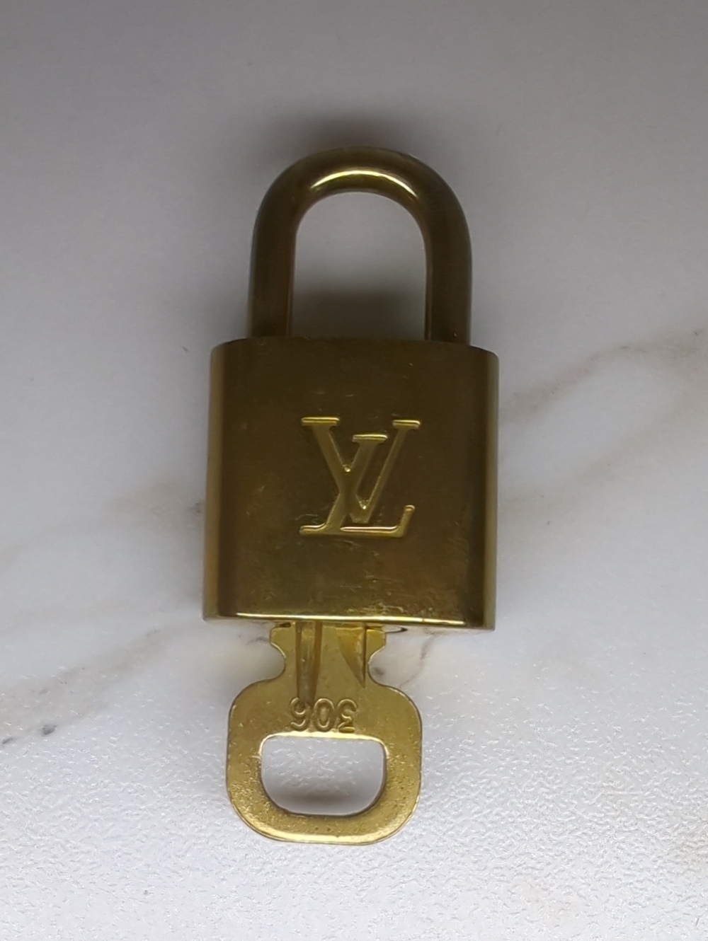 LOUIS VUITTON LOCK AND KEY 306